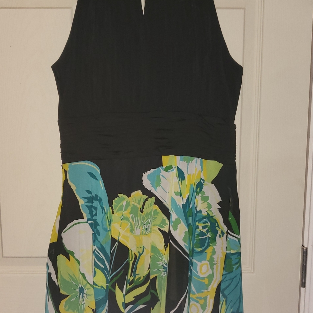 Dress - Picture 2 of 5